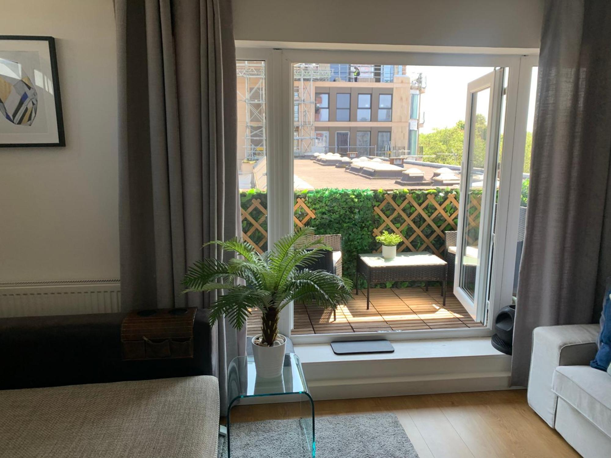 Homestay New- Prime Location-spacious Cozy Next To Hyde Park *