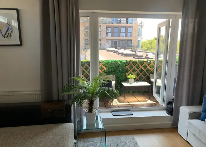 New- Prime Location-Spacious Cozy Room Next To Hyde Park